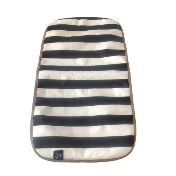 JuJuBe B.F.F. The First Lady Diaper Bag - Picture 6 of 11